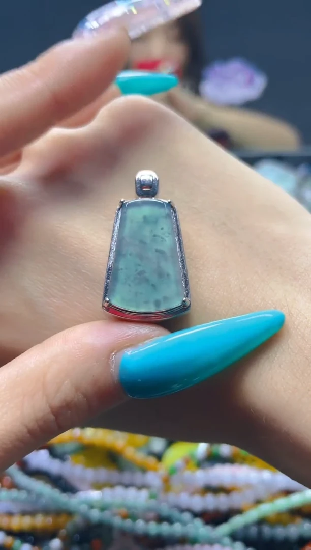 翡翠未镶嵌颈饰/T/翡翠A货，一件也是批发价