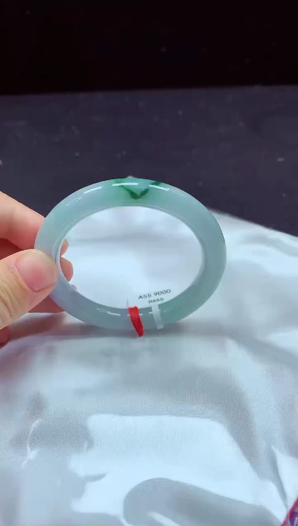 【闪购商品】翡翠手镯未镶嵌镯子56+