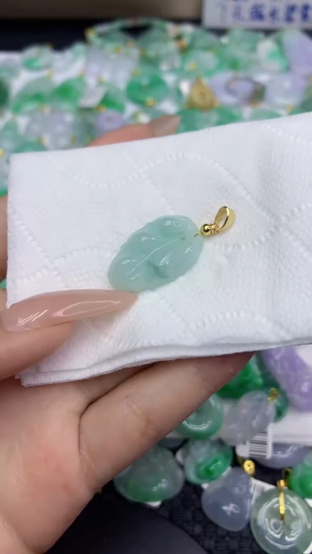 翡翠未镶嵌颈饰1111111