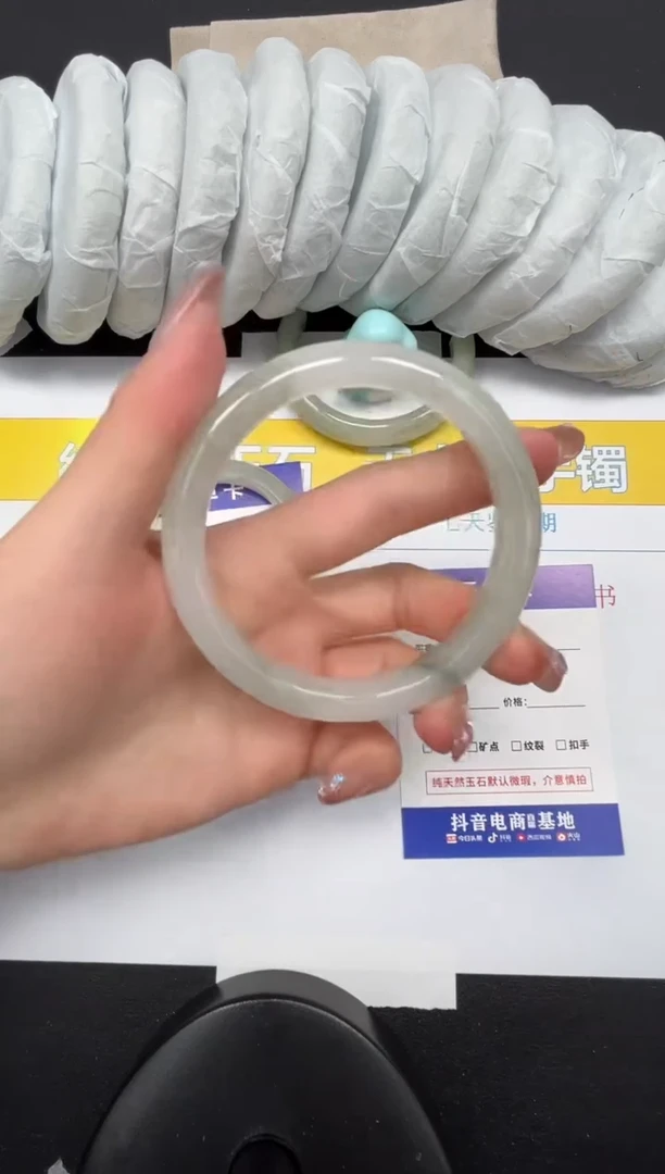 【闪购商品】石英质玉手镯未镶嵌259-62.3