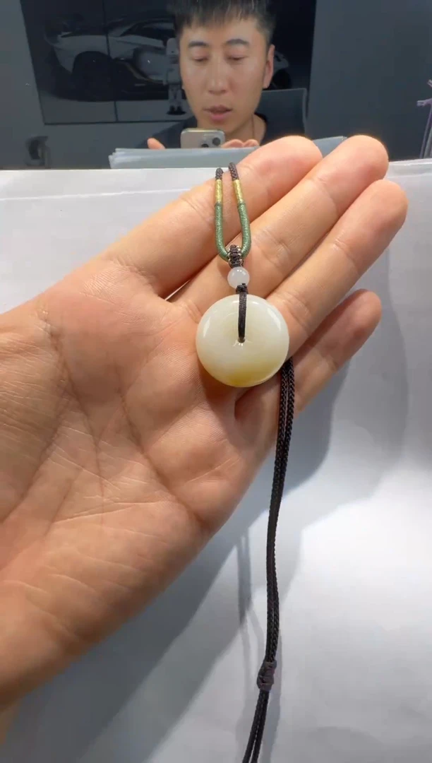 吊坠(赠链)未镶嵌和田玉25mm精品平安扣