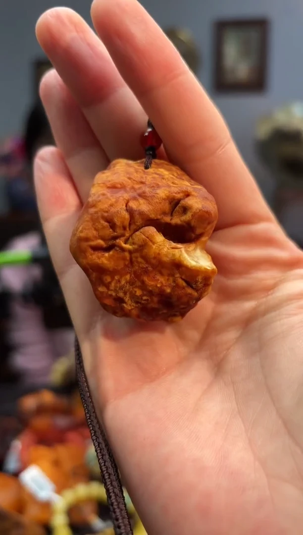 琥珀颈饰未镶嵌吊坠