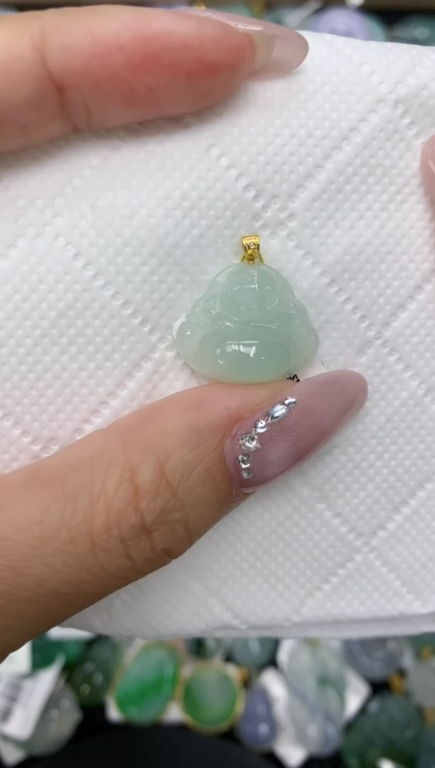 颈饰18K金镶嵌翡翠1