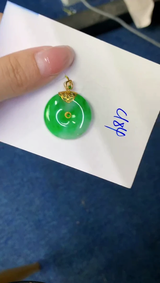 翡翠18K金镶嵌颈饰缅甸天然翡翠A货