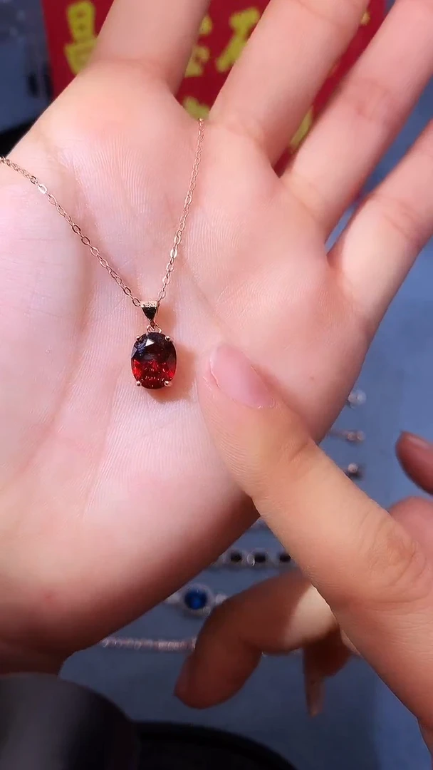 【闪购商品】石榴石吊坠(赠链)银S925镶嵌1111