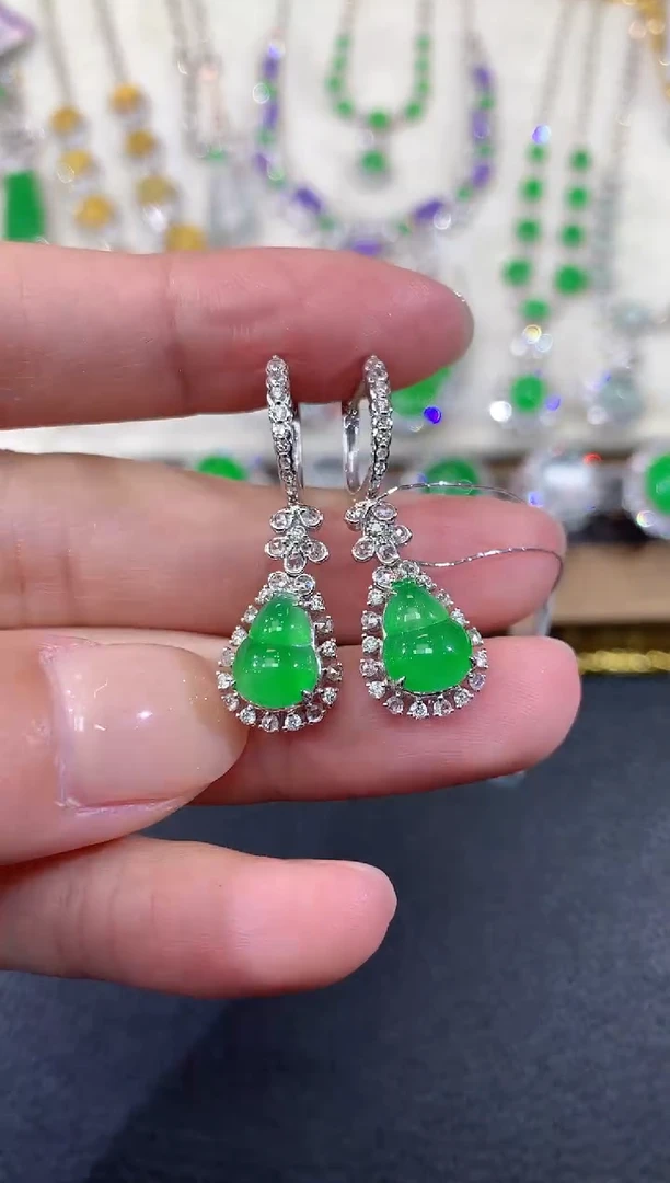 18K金镶嵌翡翠耳饰a77