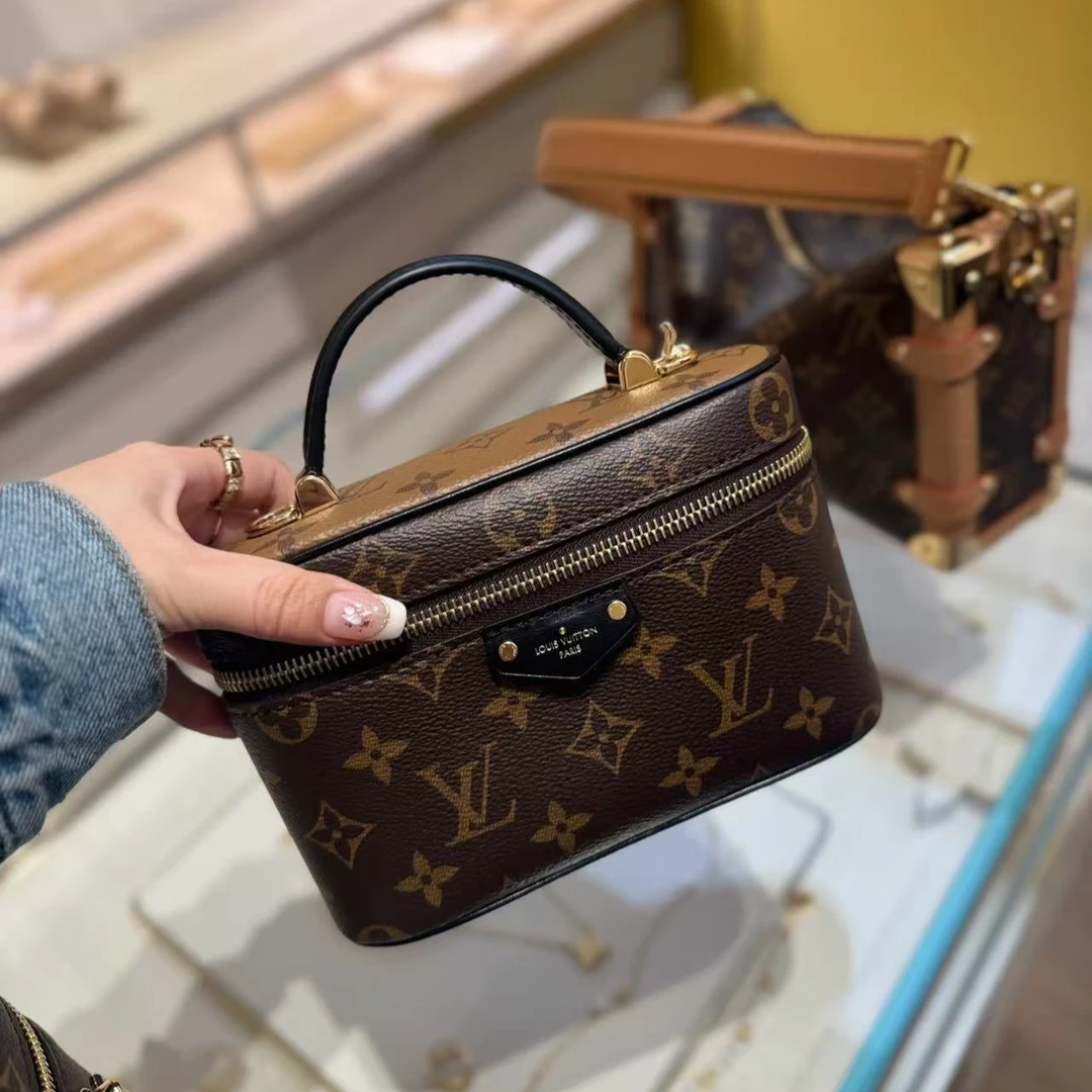 99新 LouisVuitton/路易威登 新款Vanity化妆包芯片款 36669842