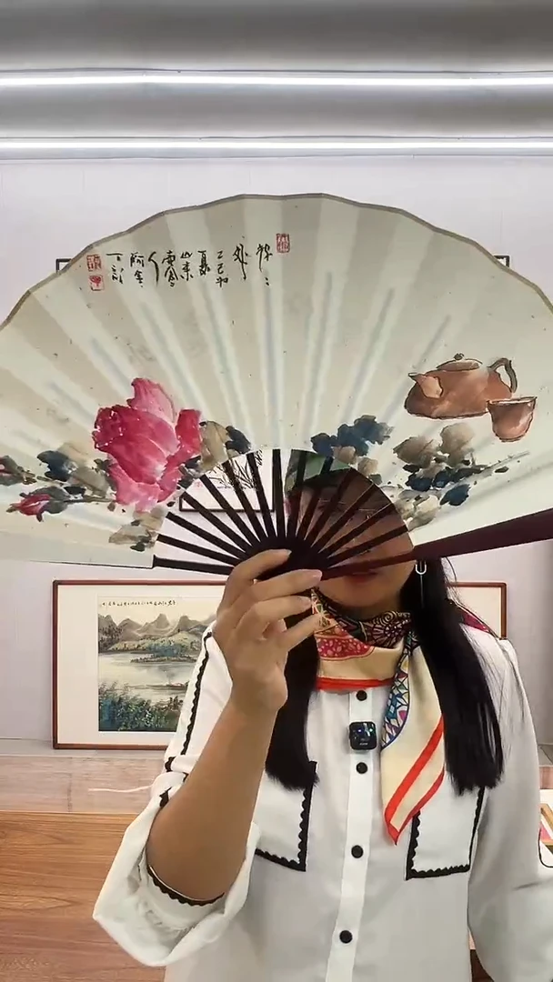 国画十寸 折扇 玫瑰花 阿里丁