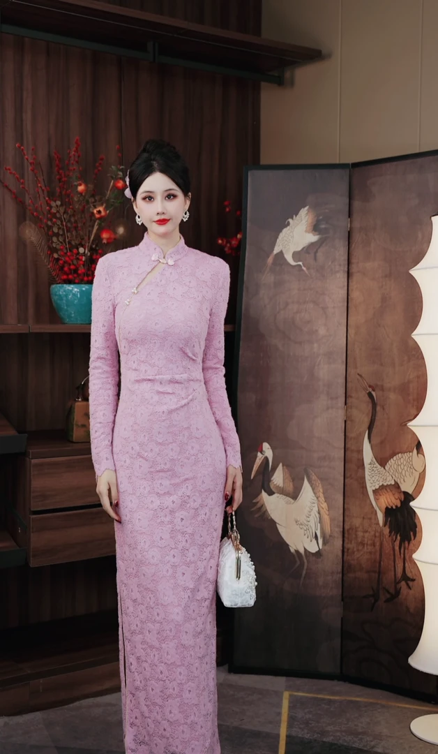 YUN《惊鸿》 气质显瘦时尚粉色蕾丝修身新中式冬款加厚旗袍