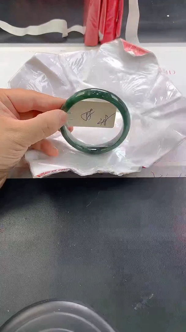 未镶嵌手镯翡翠48