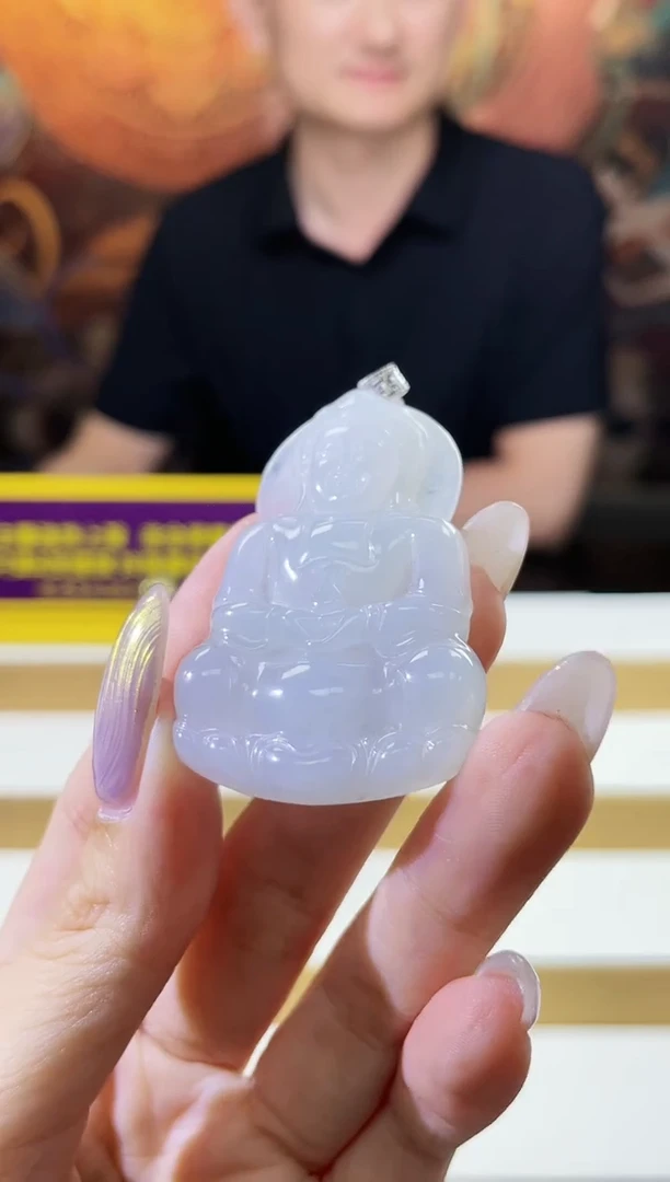 翡翠18K金镶嵌颈饰翡翠