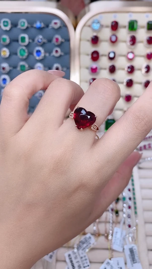 18K金镶嵌碧玺戒指碧玺6.8ct