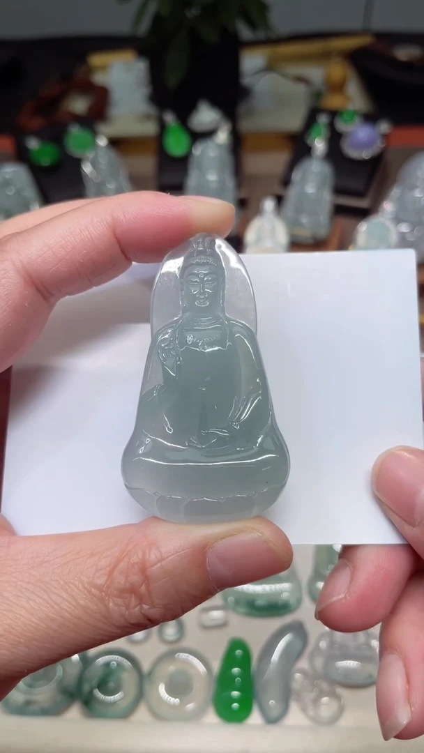 颈饰未镶嵌翡翠素衣观音57.7/32/5.7