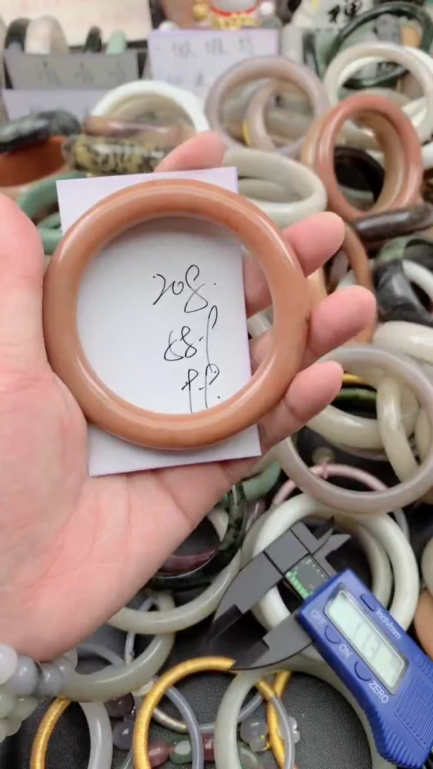 未镶嵌手镯石英质玉208