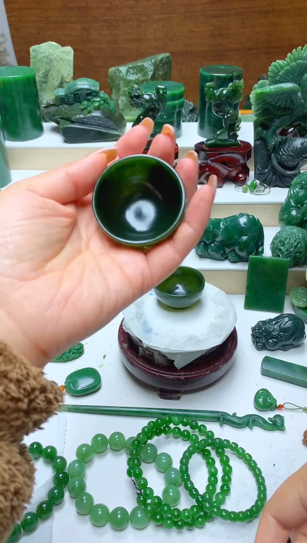 未镶嵌和田玉摆件1