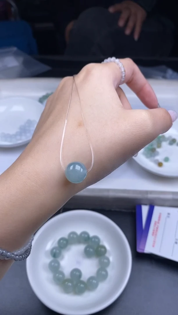 颈饰未镶嵌翡翠散珠批发多样性发货