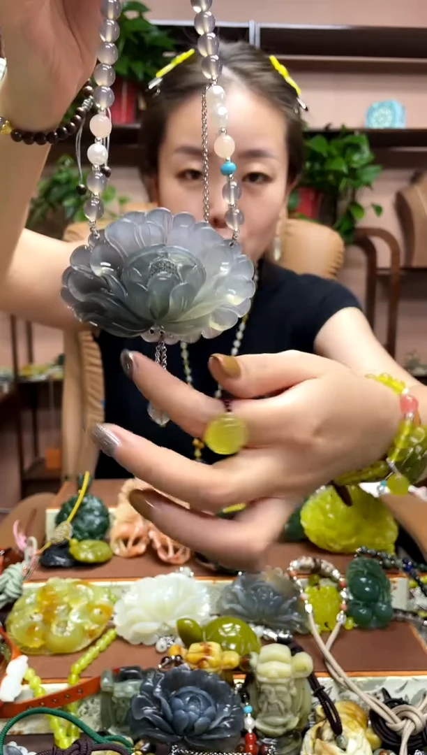 未镶嵌岫玉吊坠·