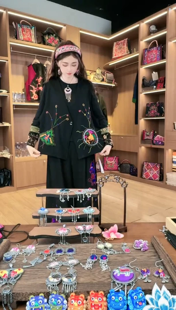 【闪购商品】织绣L606黔东南苗族刺绣