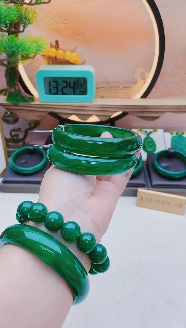 【闪购商品】玛瑙/玉髓手镯未镶嵌澳玉玛瑙手镯