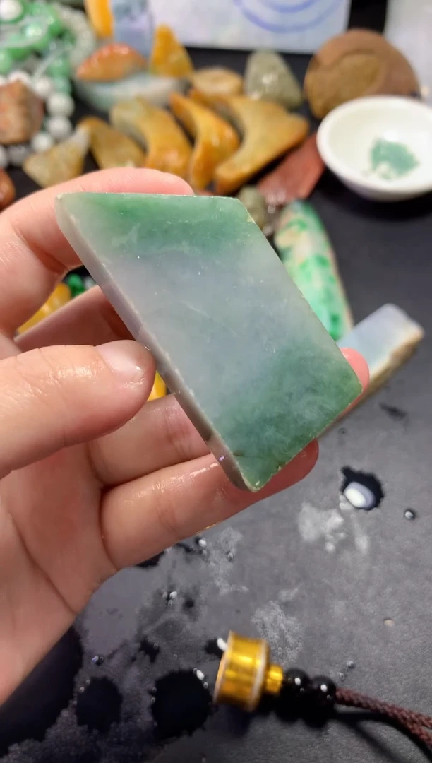 翡翠未镶嵌颈饰045天然翡翠