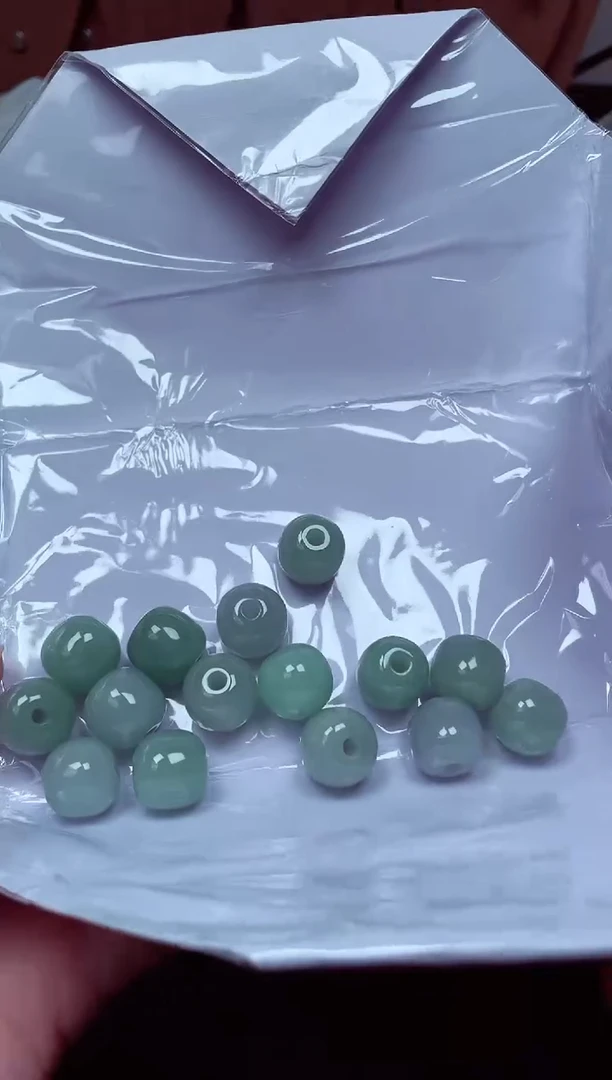 颈饰未镶嵌翡翠天然A货  多样性发一