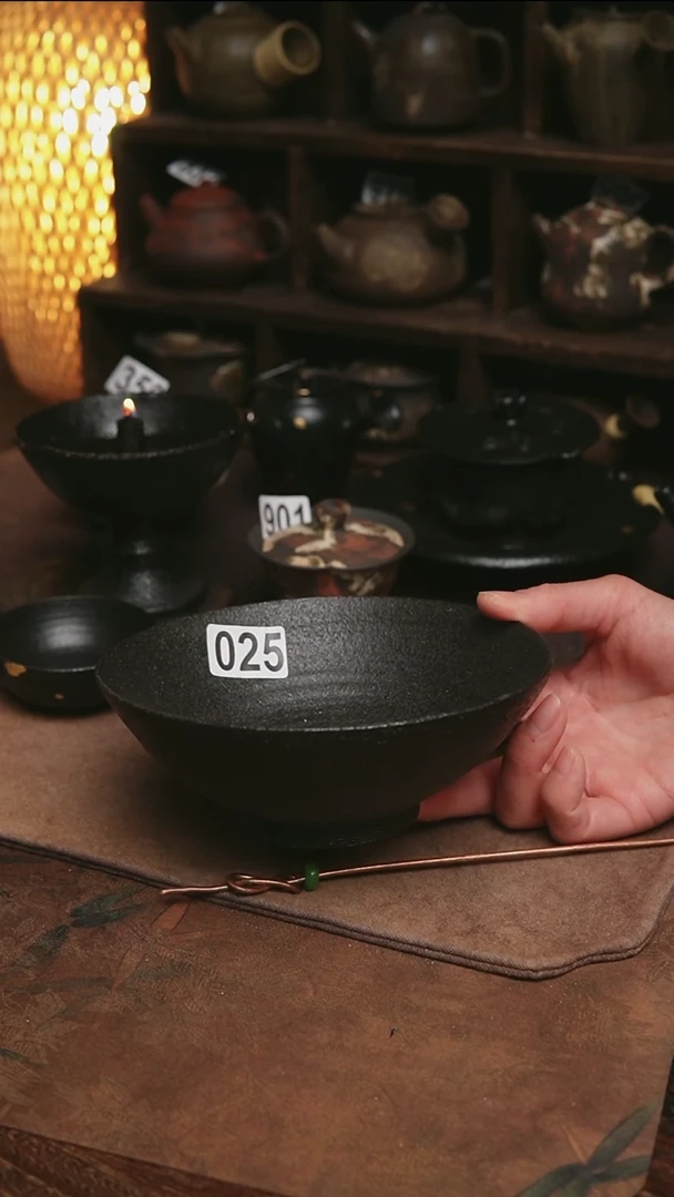 025紫砂全手工黑色壶承