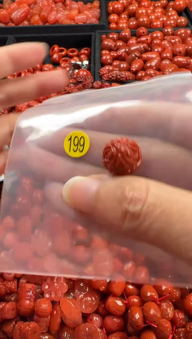 颈饰未镶嵌南红玛瑙1