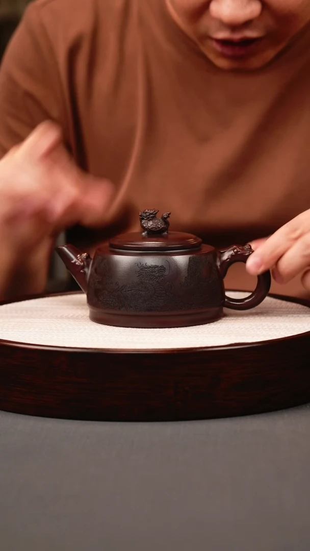 茶壶紫砂古红泥 龙龟壶 刻绘