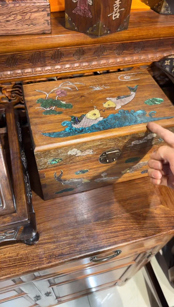 木木头款花梨双鱼翻盖箱298