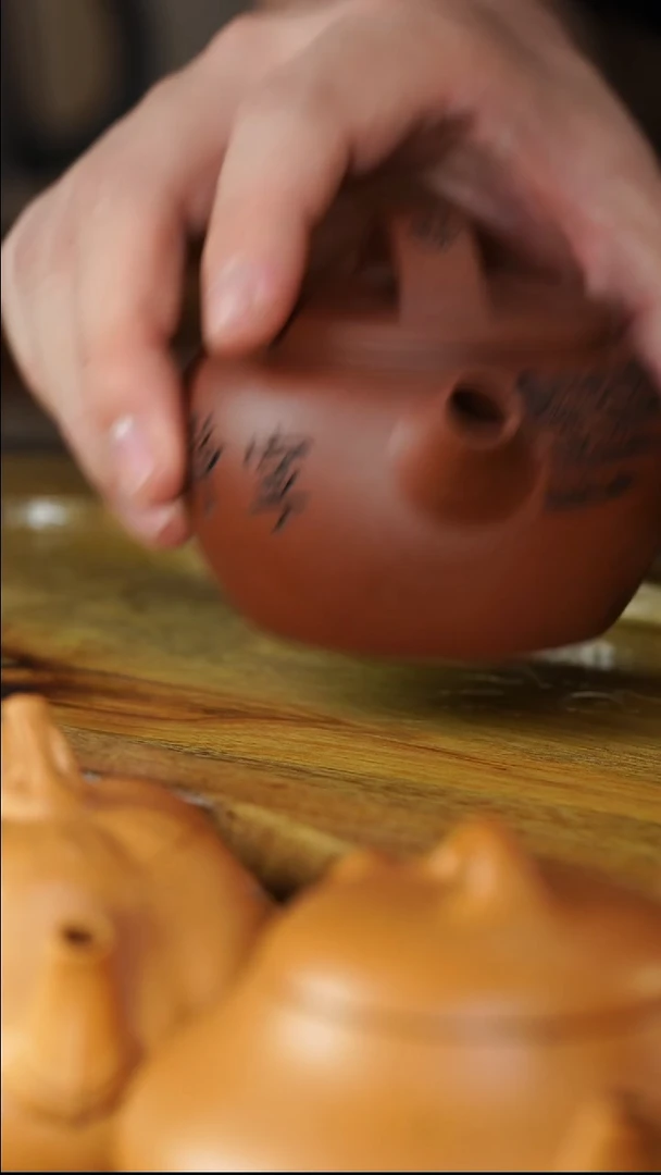 工堂直营精工半手紫砂壶如意滴扭汉瓦