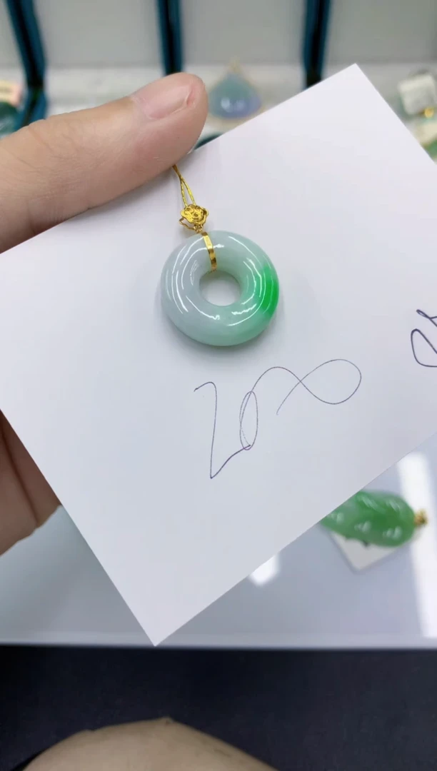 颈饰18K金镶嵌翡翠翡翠