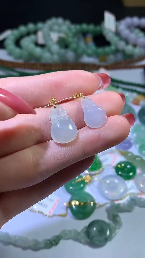 颈饰18K金镶嵌翡翠ZX018936多样性发一