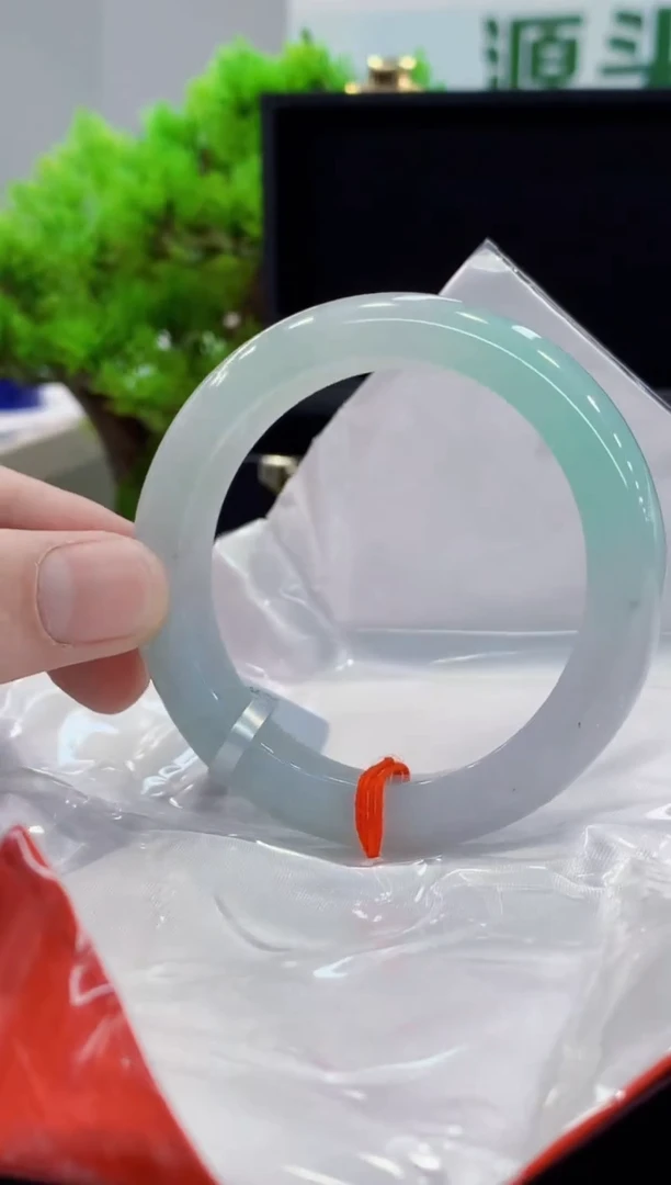 未镶嵌手镯翡翠翡翠手镯