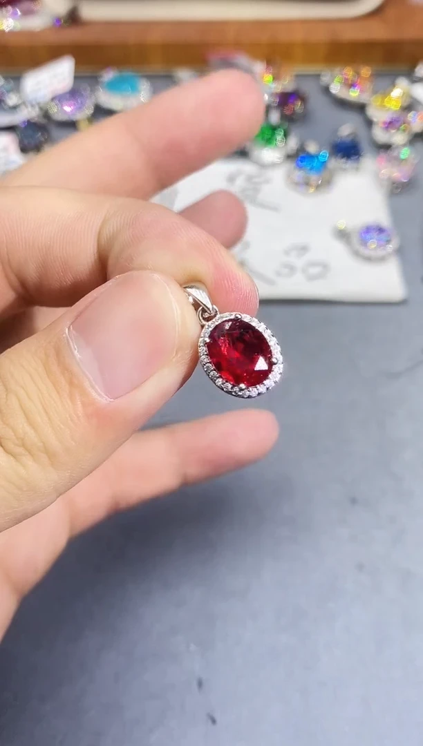 未镶嵌实验室培育钻石耳饰1