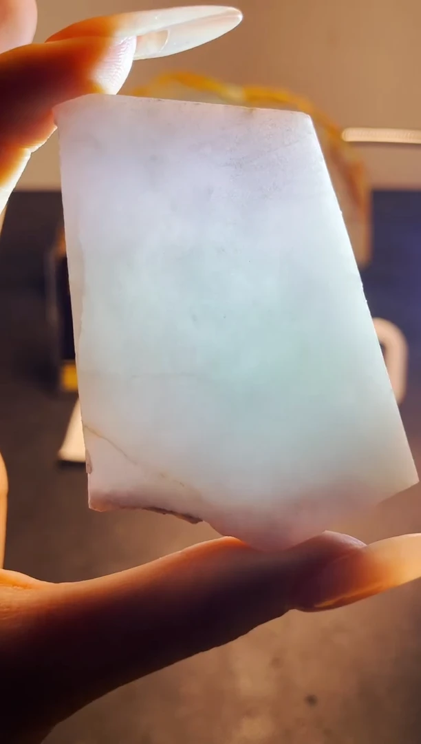 颈饰未镶嵌翡翠雨**虹翡翠