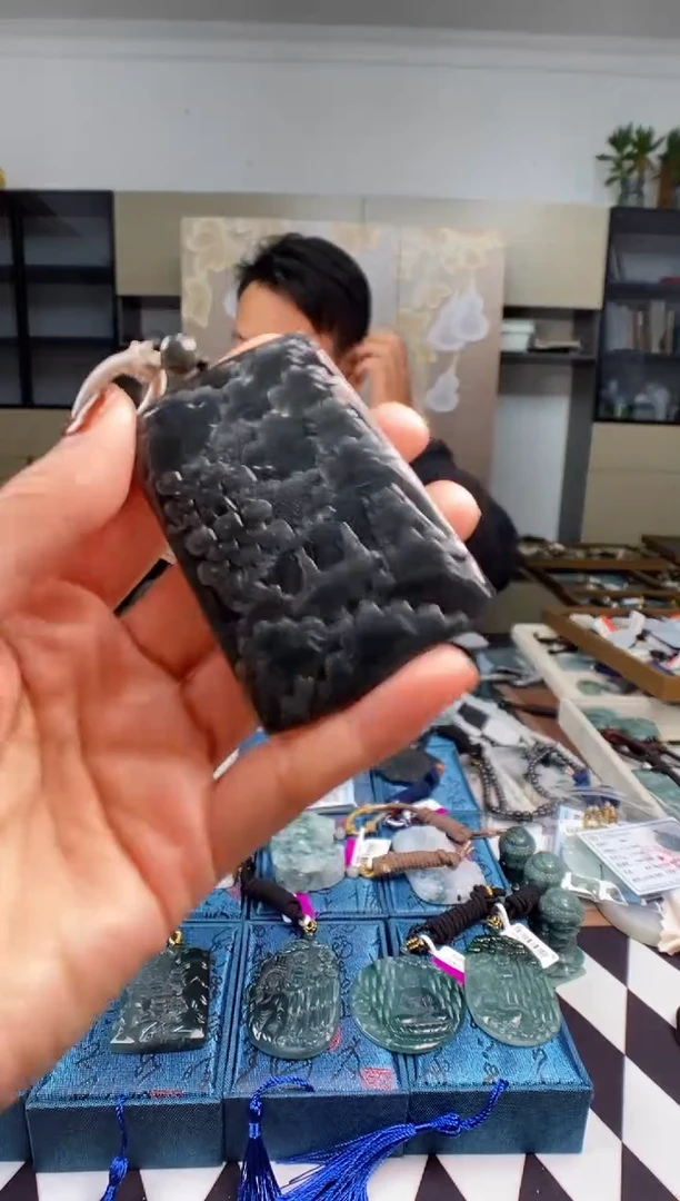 颈饰未镶嵌翡翠多样性发其一