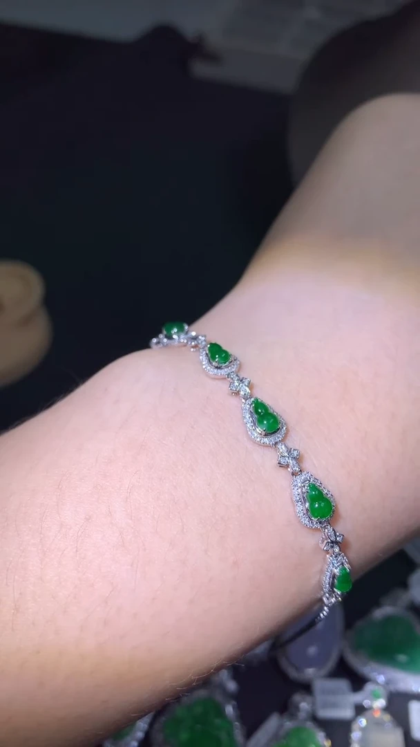 吊坠(不含链)18K金镶嵌翡翠手链