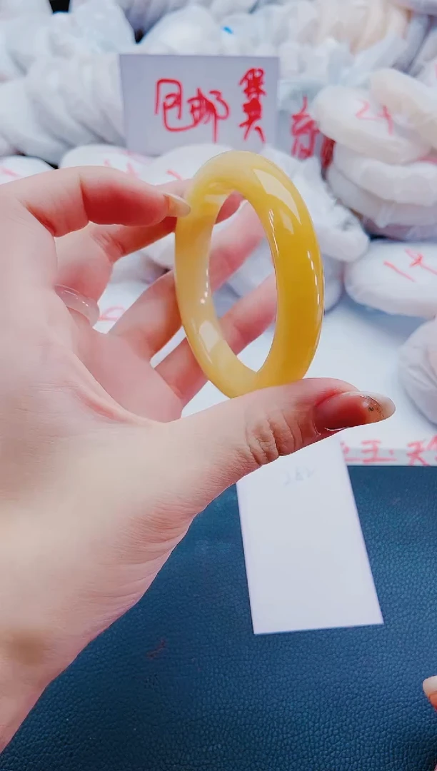 未镶嵌手镯石英质玉L82-54-55