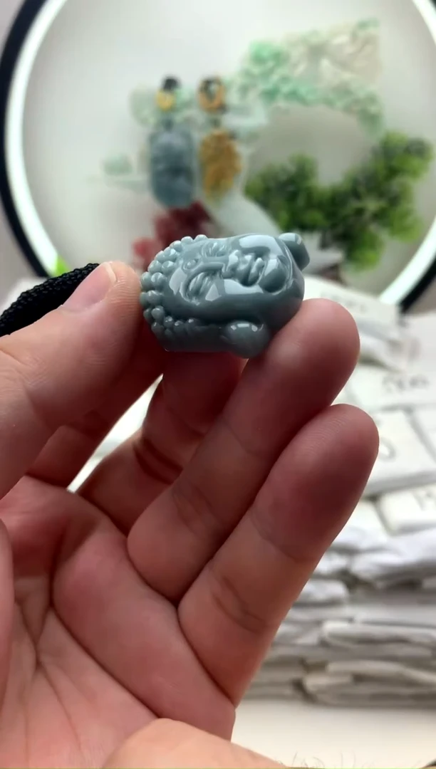 颈饰未镶嵌翡翠佛头