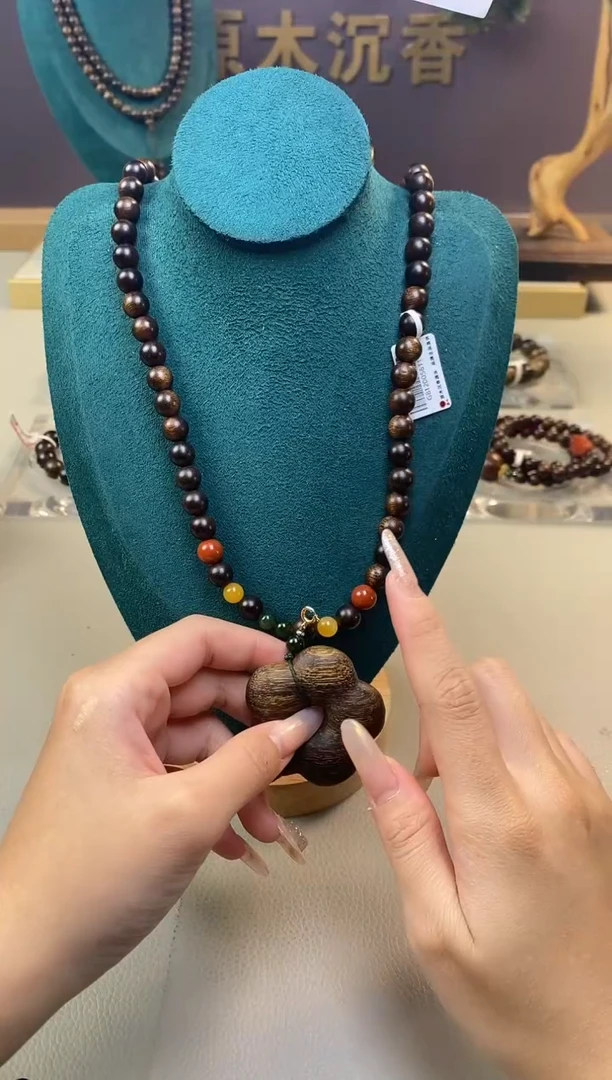 【闪购商品】沉香木手串Z玉化富森红土08三圈+花花活扣沉香木雕