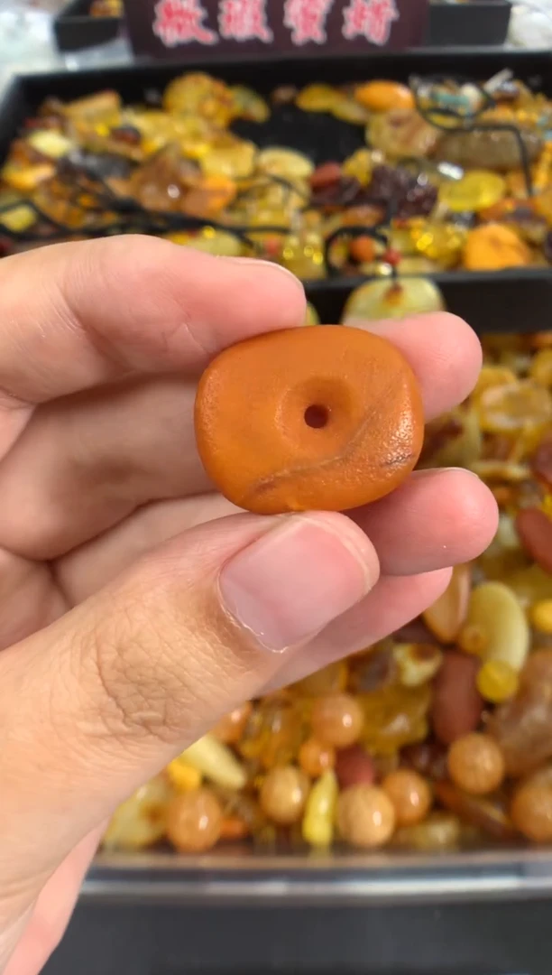 蜜蜡未镶嵌珠宝奇石1