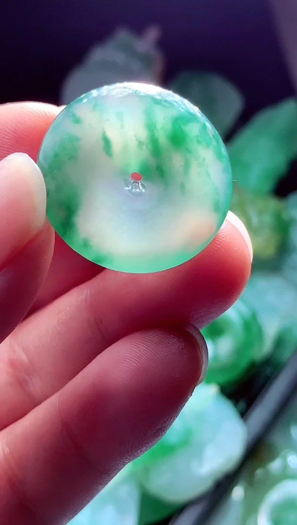 未镶嵌定制翡翠娃**?翡翠毛货定制