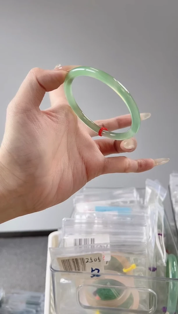 玛瑙/玉髓手镯未镶嵌58-59圈