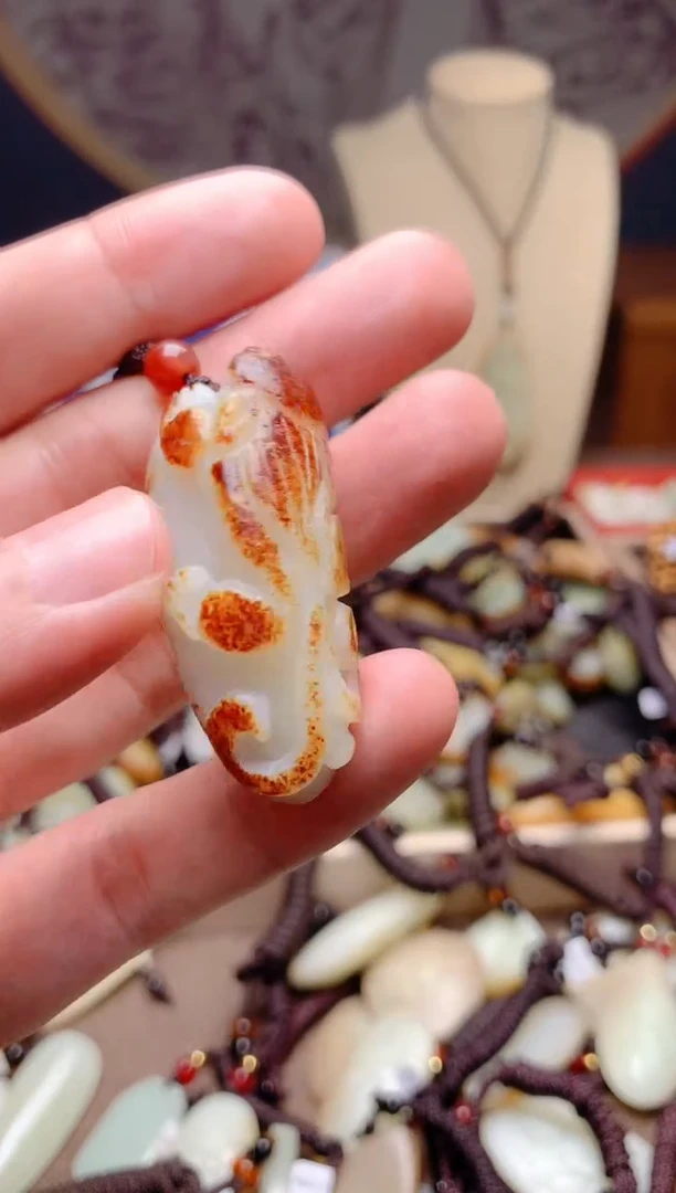 和田玉未镶嵌颈饰1