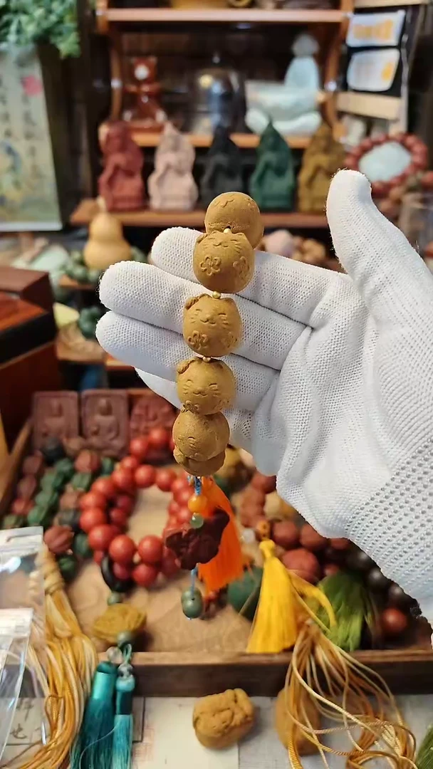 【闪购商品】白龙涎猫咪手串一条