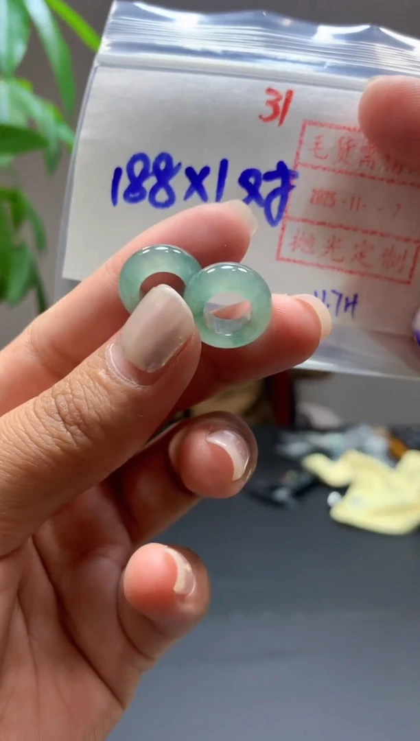 未镶嵌定制翡翠甜甜圈#188元*1对-毛货需精细抛光