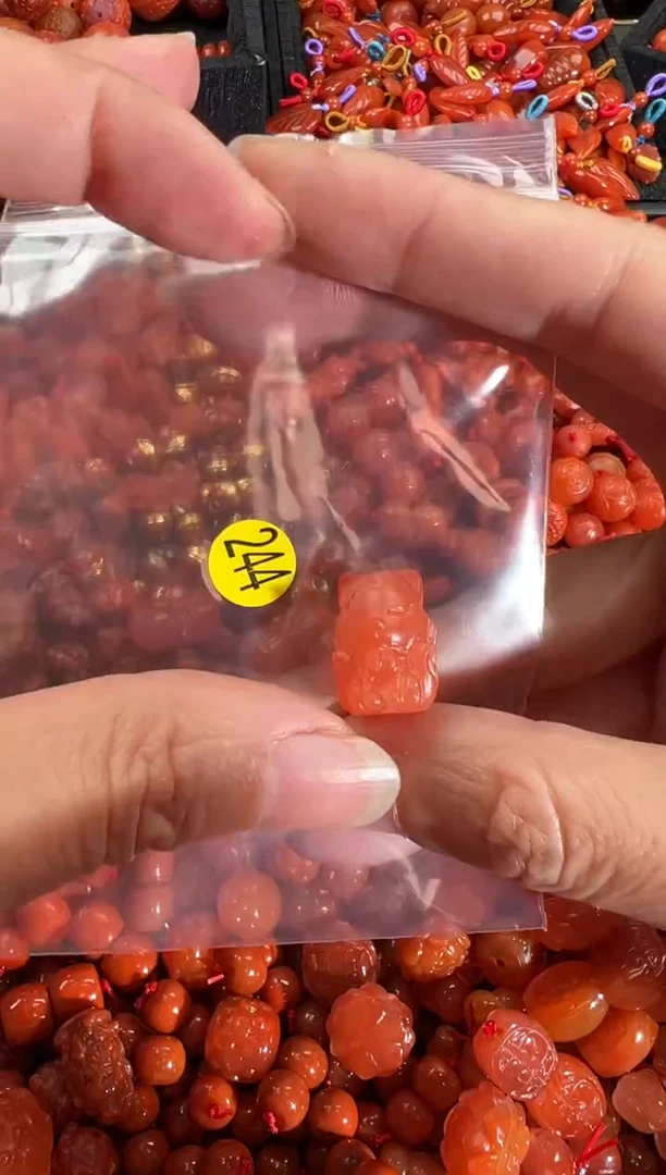 【闪购商品】南红玛瑙颈饰未镶嵌1