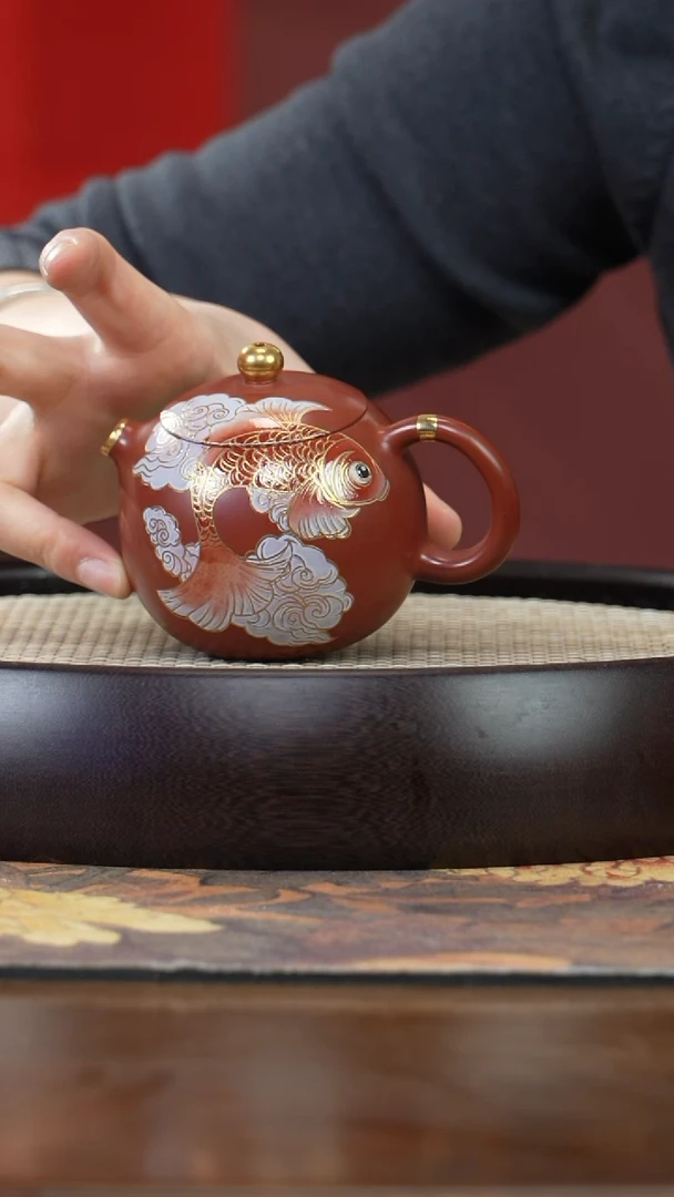 【闪购商品】紫砂茶壶J5492ZNZQ朱泥金鱼贴绘西施