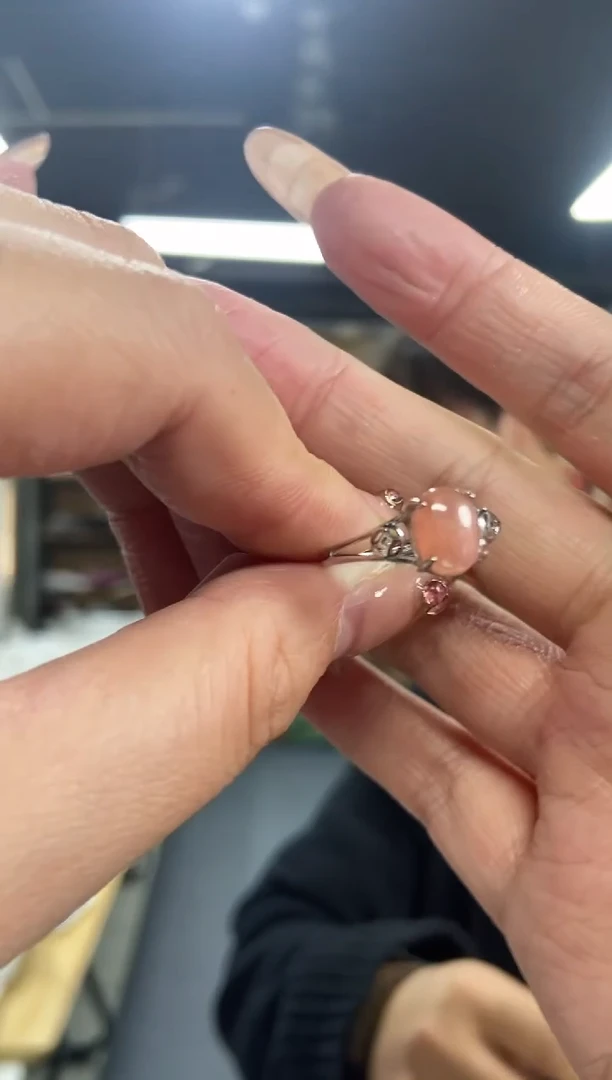 【闪购商品】菱锰矿（红纹石）戒指未镶嵌多样性发其一颜色微差