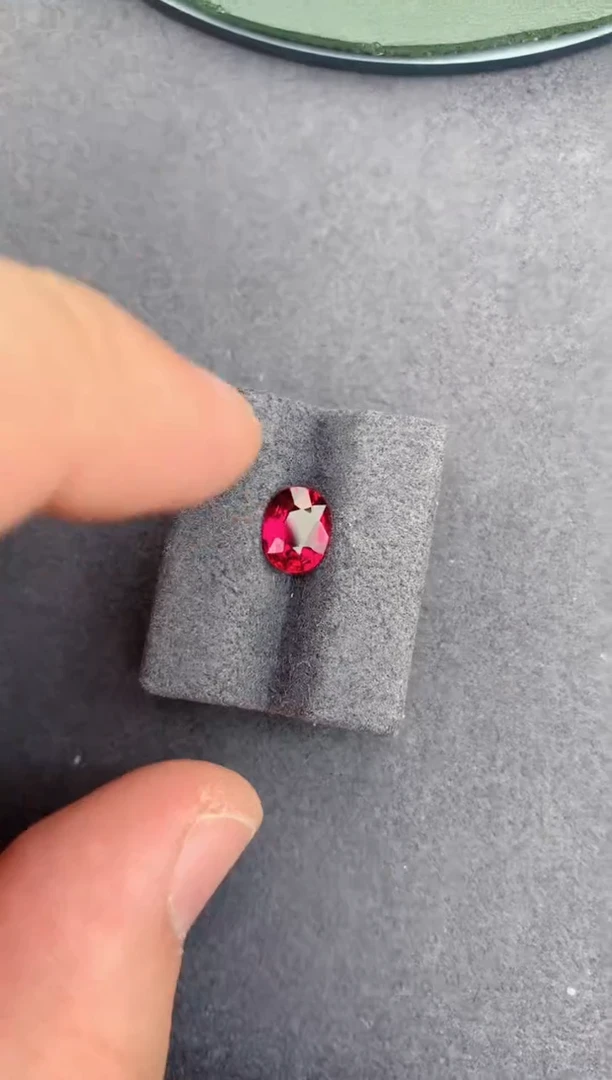 未镶嵌裸石碧玺1.3ct 卢比来碧玺